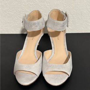 Pelle Moda Berlin Metallic Kitten Heels